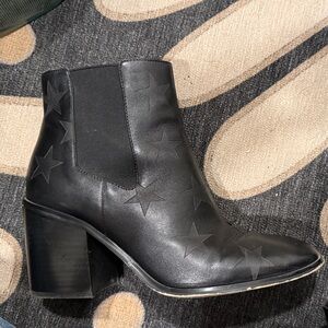 Black Star-Patterned heeled Ankle Boots